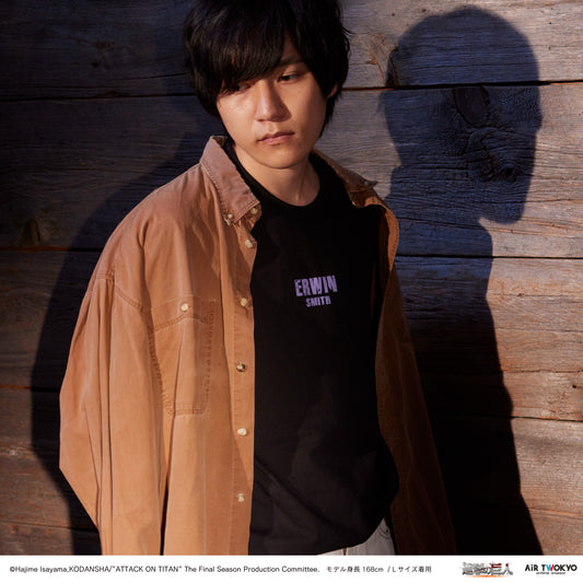 「進撃の巨人」 Season1~3コラージュグラフィックTシャツ　エルヴィン