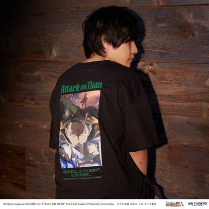 「進撃の巨人」 Season1~3コラージュグラフィックTシャツ　リヴァイ