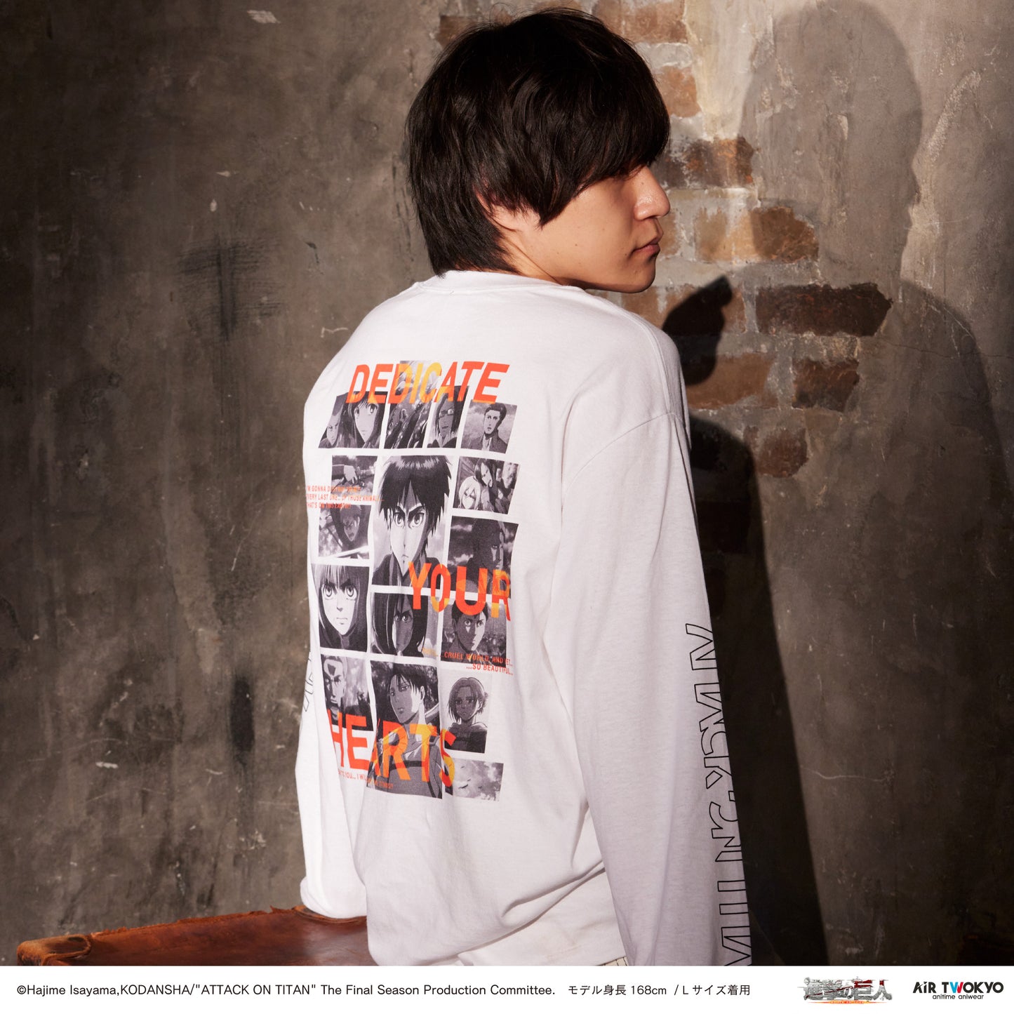 「進撃の巨人」 Season1~3コラージュグラフィックロングスリーブTシャツ